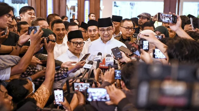 
 Ratusan Ulama Jabar Deklarasi Dukung AMIN, Keluarkan Fatwa Wajib Pilih Anies-Muhaimin di Pilpres 2024