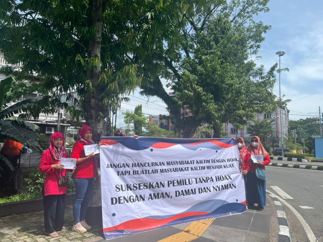 
 Komunitas Ibu- Ibu Anti Hoaks Turun ke Jalan Berikan Pesan Pemilu Damai 2024