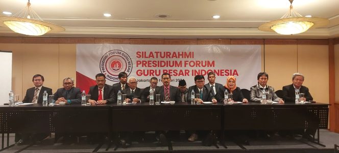 
 Dua Guru Besar Unmul Deklarasikan Pemilu Damai 2024 pada Silaturrahmi Forum Guru Besar Indonesia 