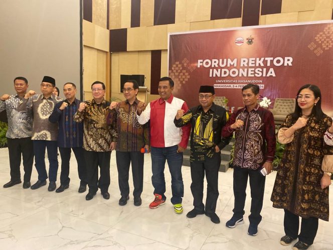 
 Rektor Universitas Balikpapan Ikut Deklarasi Pemilu Aman dan Damai Bersama Forum Rektor Indonesia di Makassar