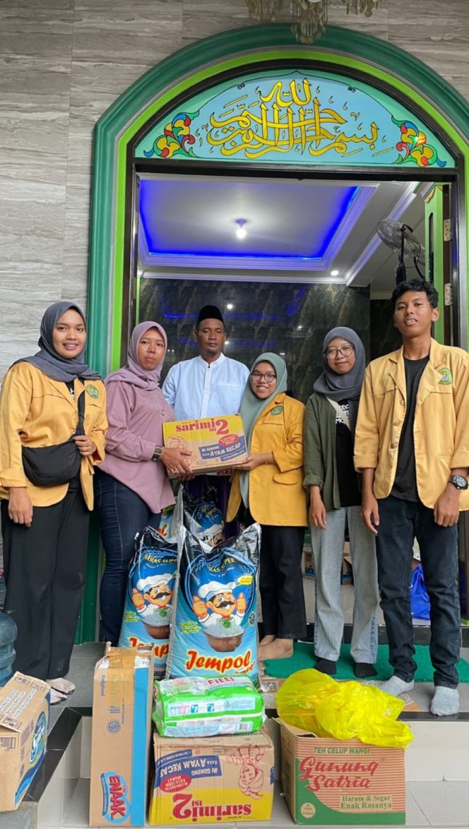 
 BEM Unmul Gelar Baksos dan Trauma Healing untuk Korban Kebakaran di Samarinda