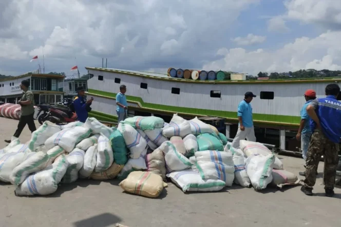 
 Dinsos Kaltim kembali salurkan logistik untuk korban banjir Mahulu