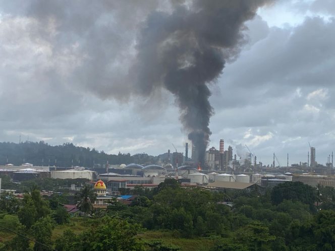 
 Kilang Pertamina di Balikpapan Kebakaran, Pasokan BBM Dipastikan Tak Terganggu