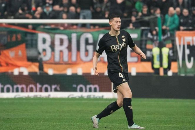 
 Jay Idzes dan Venezia Selangkah Lagi ke Serie A, Setelah Venezia Kalahkan Palermo 2-1