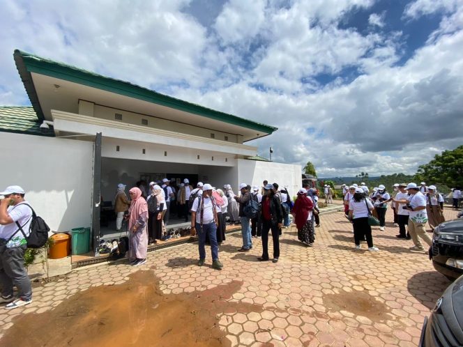
 Polisi Amankan Kunjungan ITK dan UI Green Matric di IKN Nusantara