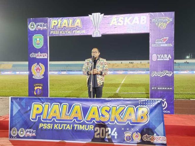 
 Kasmidi Bulang Resmi Menutup Turnamen Piala ASKAB PSSI Kutim 2024