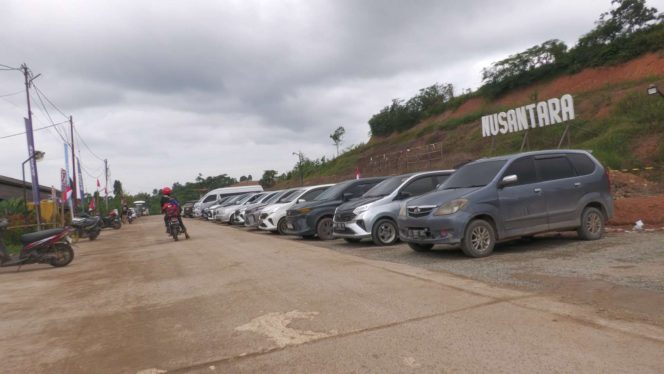 
 Deretan Mobil Rental di Rest Area Sepaku 
