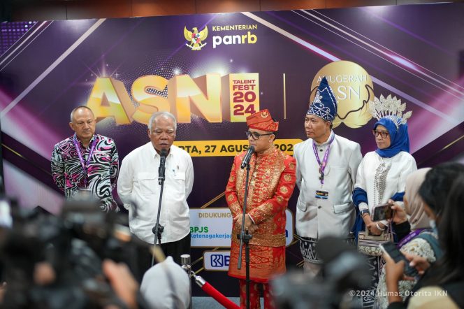 
 Menteri PUPR sekaligus Plt. Kepala Otorita IKN Basuki Hadimuljono bersama Menteri Pendayagunaan Aparatur Negara dan Reformasi Birokrasi Abdullah Azwar Anas