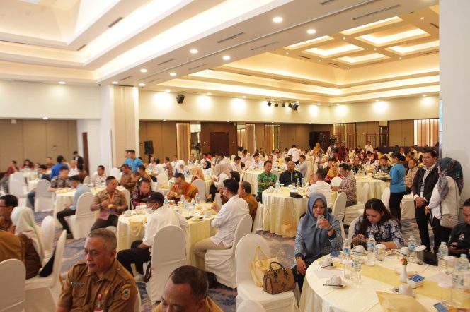 
 Otorita Ibu Kota Nusantara (IKN) hadiri Rapat Koordinasi Wilayah (Rakorwil) Kamar Dagang dan Industri Indonesia (KADIN) Wilayah Kalimantan Timur 2024 diadakan di Hotel Rattan Inn, Banjarmasin