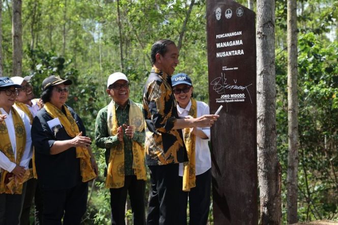 
 Jokowi secara resmi mencanangkan hutan Wanagama Nusantara di Zona Rimba Kota B Kawasan Inti Pusat Pemerintahan (KIPP) Ibu Kota Nusantara (IKN)