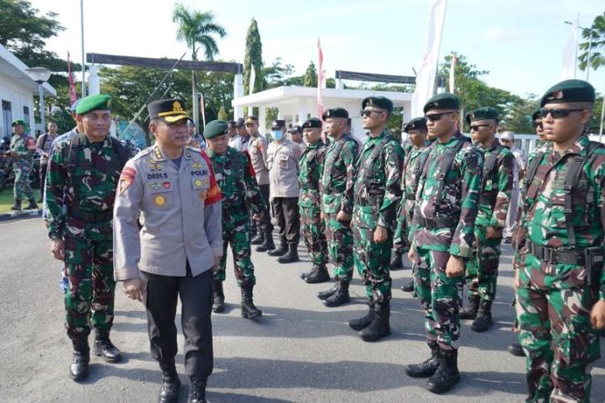 
 Karo Ops Polda Kaltim Kombes Pol Dedi Suryadi memimpin apel saga pengamanan Presiden Joko Widodo selama berkantor di Ibu Kota Nusantara (IKN).