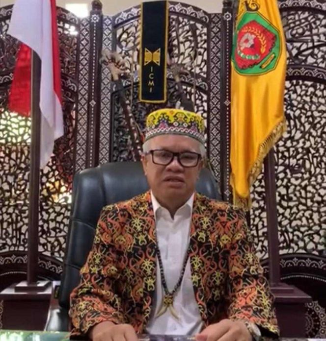 
 Ketua Umum Persekutuan Dayak Kalimantan Timur (PDKT), Syaharie Jaang