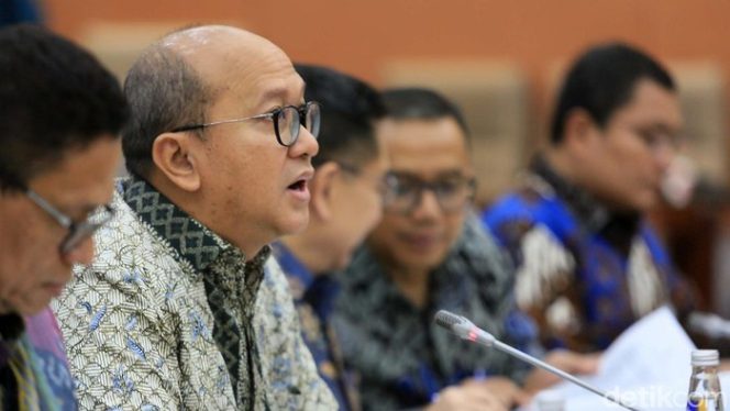 
 Menteri Investasi Rosan Roeslani