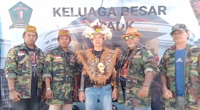 
 Ketua Komando Pertahanan Adat Dayak Kalimantan (KPADK) Kota Balikpapan, Romy Padan
