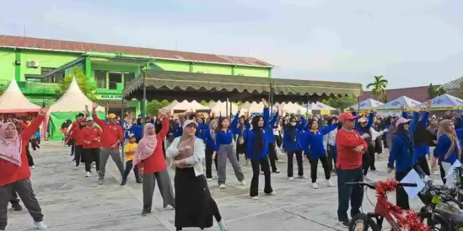 
 Sri Juniarsih Buka Kegiatan Jalan Santai dan Expo KKN UMB 2024