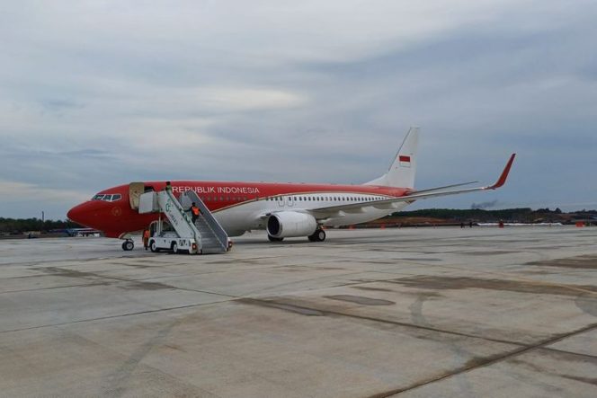 
 Pesawat Kepresidenan Republik Indonesia Jenis BBJ 737-800 mulus mendarat di Bandara Nusantara, Ibu Kota Nusantara (IKN)