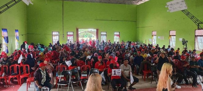 
 Frederick Edwin-Nanang Adriani Disambut Antusias Warga Kampung Jambuk Makmur