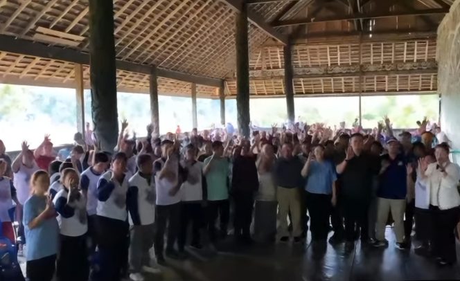 
 Komitmen Owena di Long Apari: Perbaikan Jalan, Listrik, dan Dana RT yang Lebih Fokus