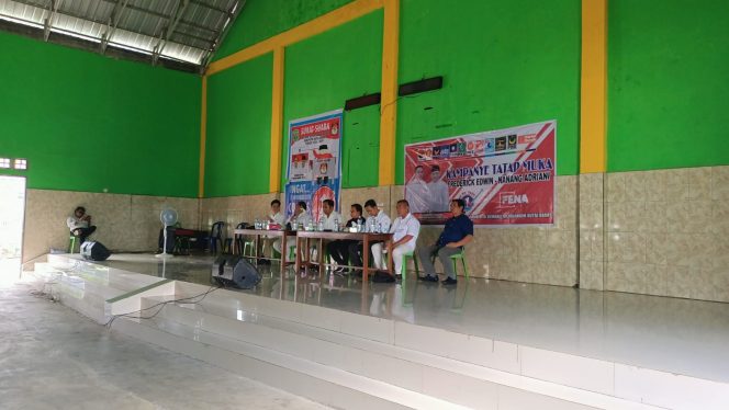 
 Warga Barong Tongkok Sambut Hangat Pasangan Calon Bupati Kutai Barat