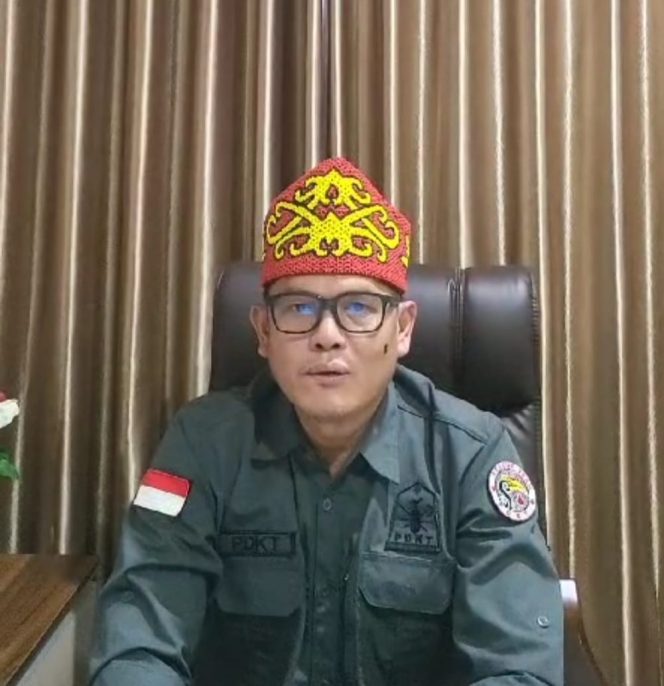 
 Ketua Persekutuan Dayak Kalimantan Timur (PDKT) Cabang Kota Balikpapan, Fendi Yakub