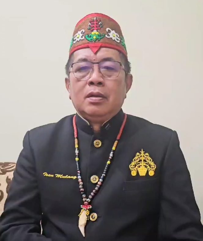 
 Ketua Dewan Adat Dayak (DAD) Kabupaten Kutai Timur, Harpandi, SE