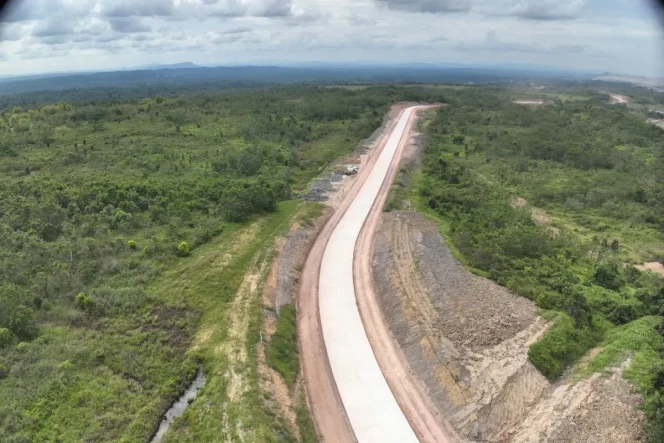 
 WIKA Tuntaskan 43,72% Proyek Jalan Nasional RE-MWRD di Kalimantan Timur