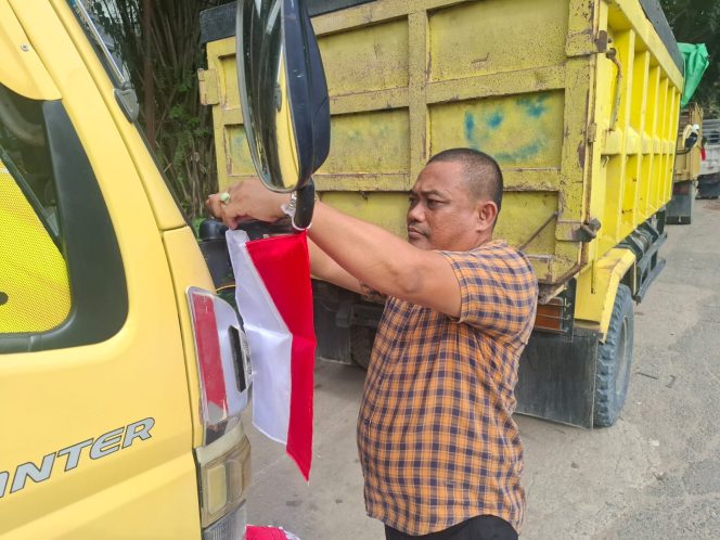 
 KSTB Warnai Jalan Soekarno Hatta dengan 1.000 Bendera Merah Putih