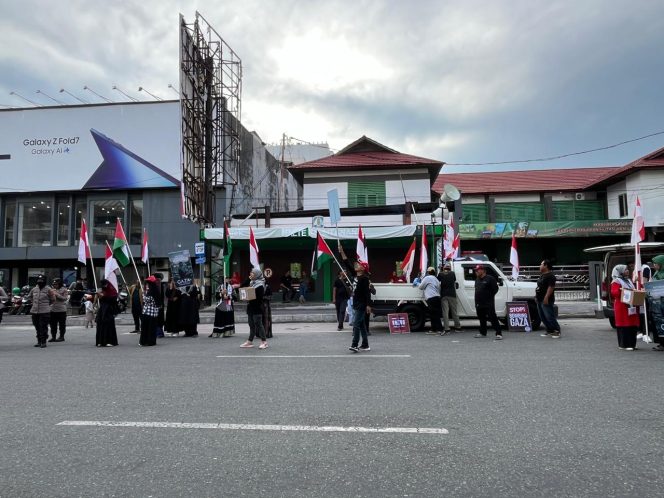 
 BPP Gelar Aksi Solidaritas di Balikpapan Center, Serukan Dukungan untuk Palestina