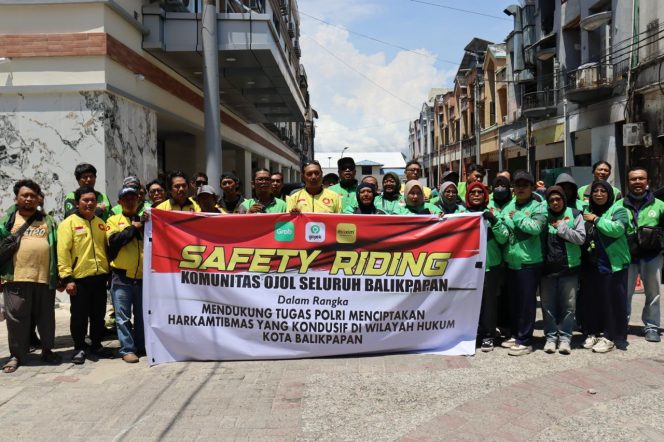 
 Komunitas Ojol Seluruh Balikpapan Deklarasikan Safety Riding, Wujud Sinergi dengan Polri Jaga Kamtibmas