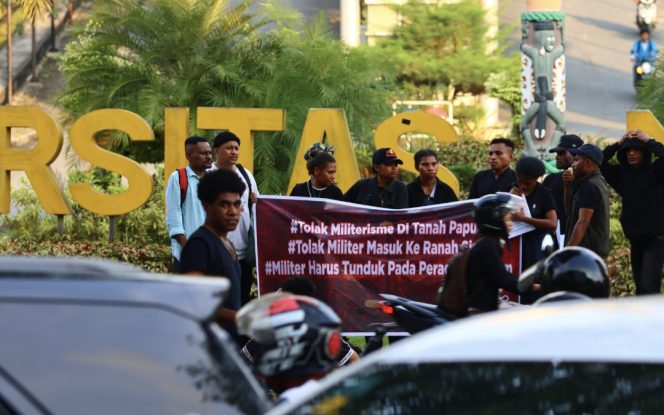 
 Himpunan Mahasiswa Papua Samarinda Serukan Akhiri Kekerasan TNI di Tanah Papua