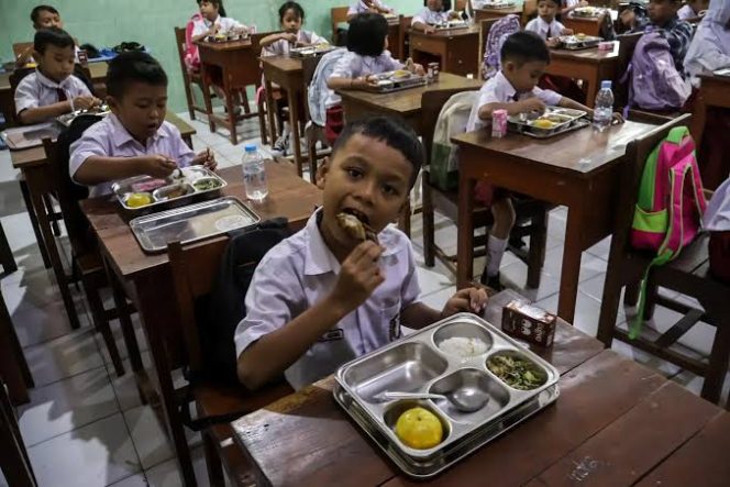 
 Gelombang Dukungan Netizen: MBG Harus Jalan Terus dengan Aturan Tegas