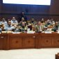 Rapat Kerja Komisi I DPR RI dengan Menteri Pertahanan Sjafrie Sjamsoeddin dan Panglima TNI Jenderal TNI Agus Subiyanto digelar tertutup di Senayan, Jakarta, Senin (24/11/2025)
