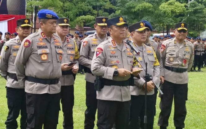 
 Perkuat Layanan Kemanusiaan, Polri Kirim 1.500 Personel ke Lokasi Banjir