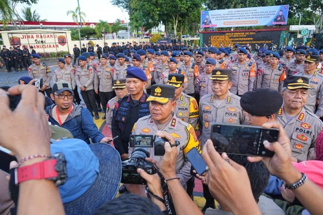 
 Aksi Kemanusiaan Polri, Polda Kaltim Terjunkan 100 Personel Brimob BKO ke Aceh