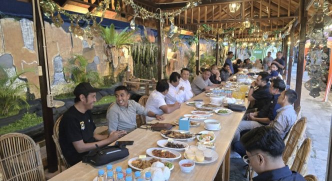 
 Ditintelkam Polda Kaltim dan Insan Pers Gelar Bukber, Perkuat Kemitraan