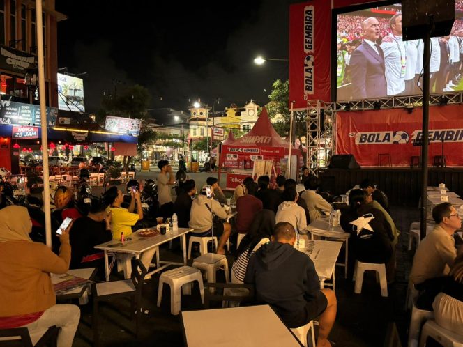 
 Bangun Kedekatan dengan Masyarakat, Dit Intelkam Polda Kaltim Gelar Nobar Portugal vs RD Kongo
