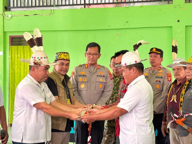 
 Tokoh Adat dan Masyarakat Tabang Sepakat Redam Konflik, Penanganan Kasus Dipercayakan kepada Polisi