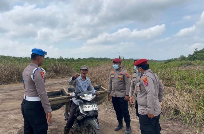 
 Cegah Karhutla, Polres PPU Edukasi Warga Bahaya Membakar Lahan